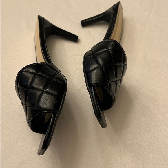 Rouge Helium Black Quilted Women's Slide Sandals
Size 8.5 Scratch on right shoe - Picture 2 of 8